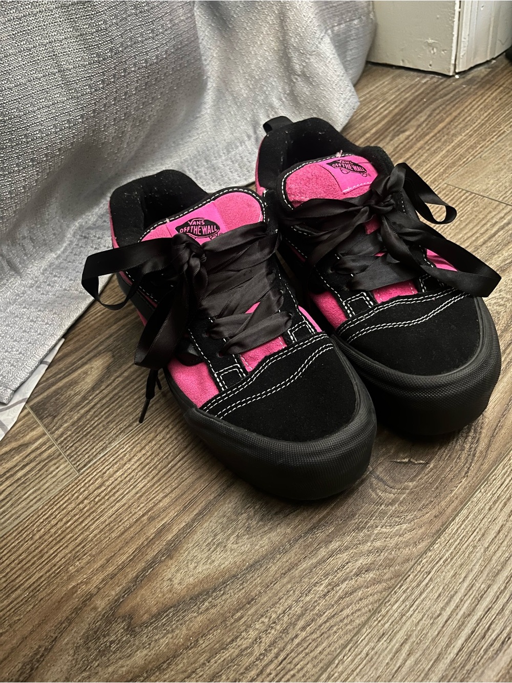 Vans Platform Black and Hot Pink Skate Sneakers 7 - Picture 2 of 10